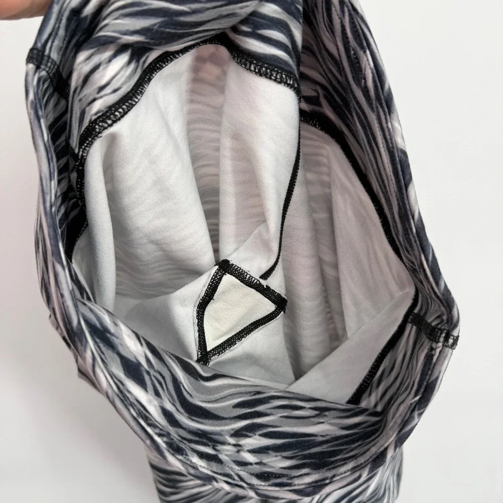 Alo Yoga Leggings Womens Medium Runway Zebra Abstract Wave‎ Athletic Workout